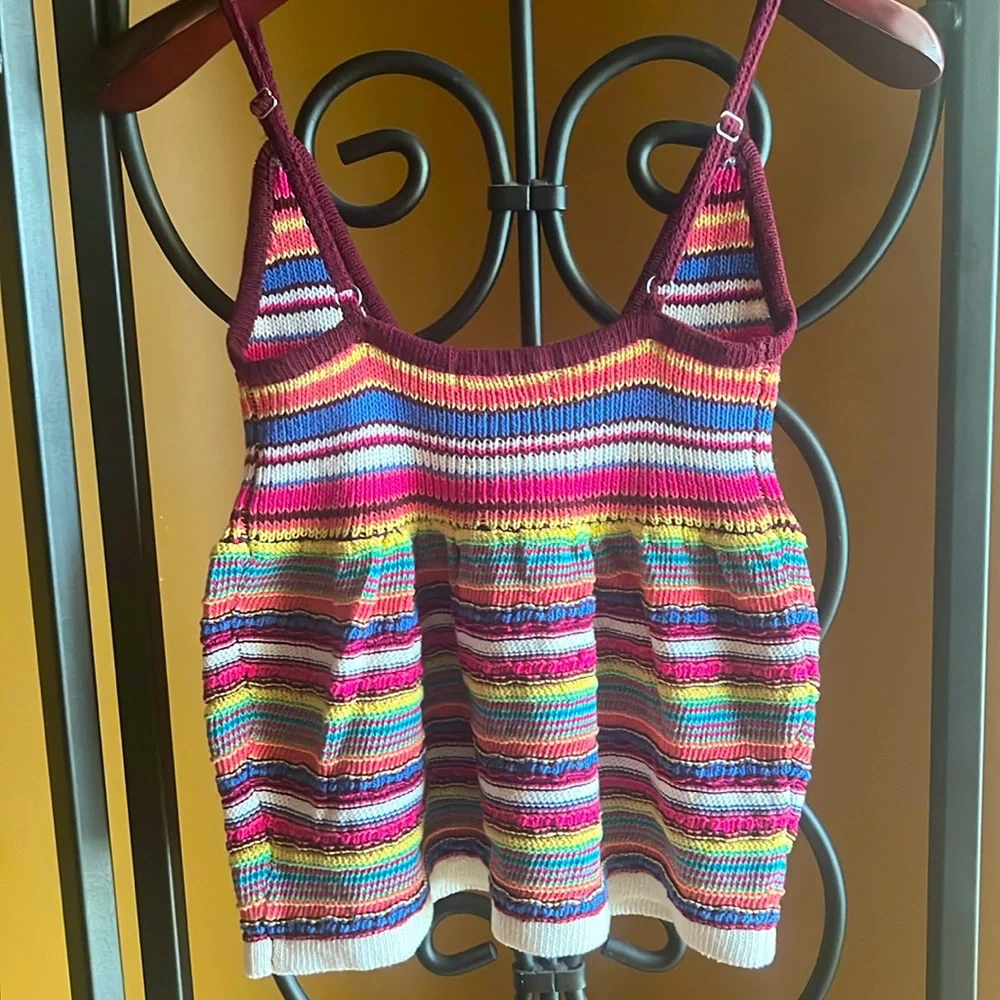 ROMEO + JULIET COUTURE Good Vibes Crotchet Top - Picture 4 of 7